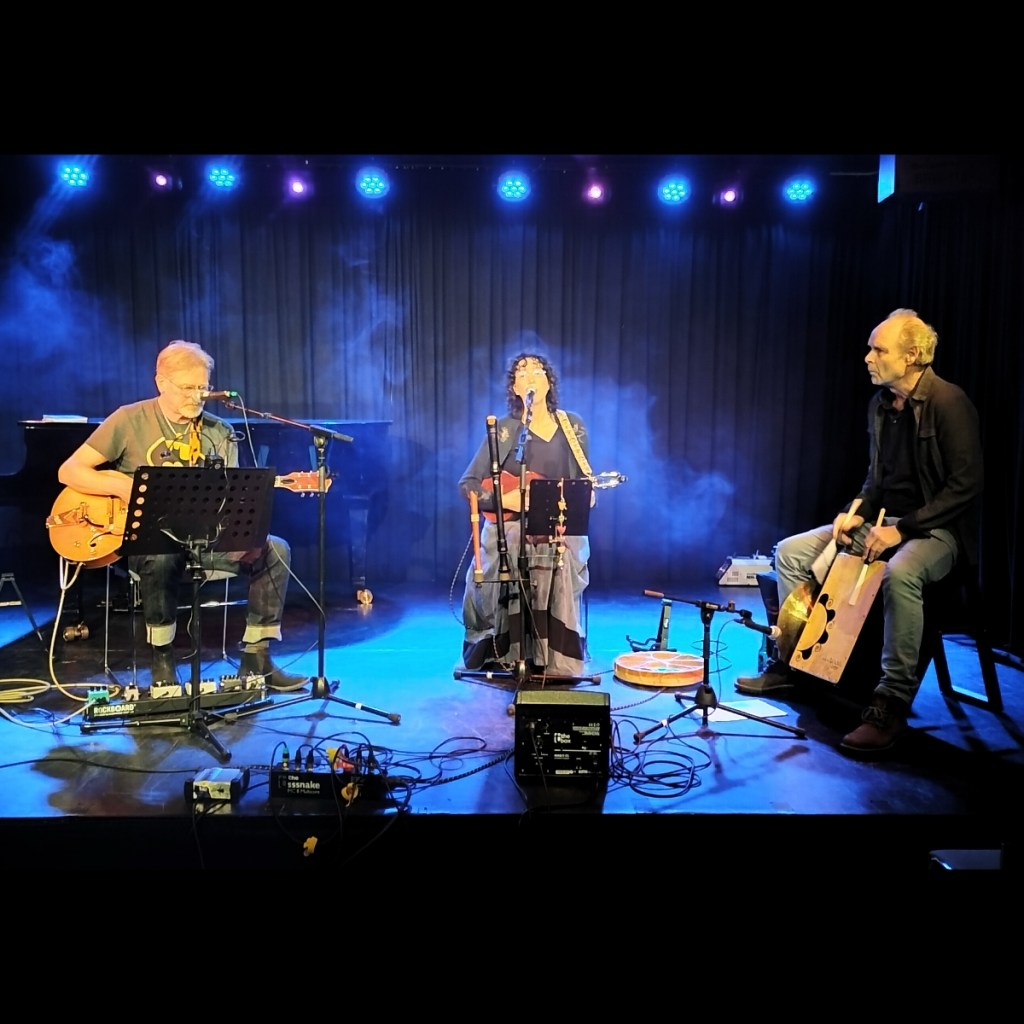 Ronin Rob Nynke Michiel podium blauw licht